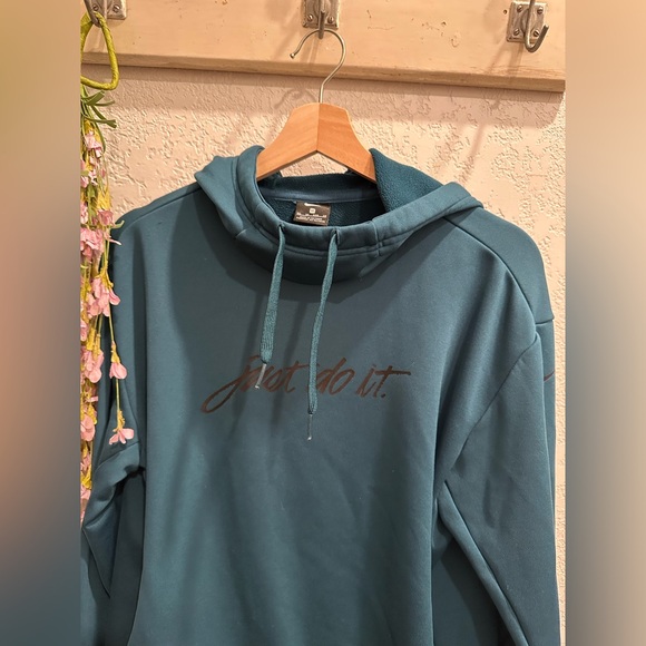 Nike Pullover - Picture 2 of 3